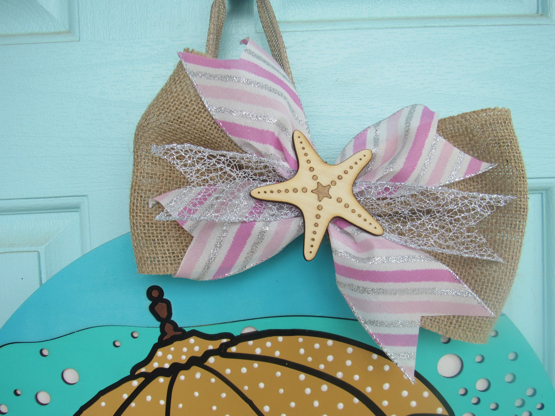 feelin-beachy-door-sign-beach-umbrella-starfish-decor