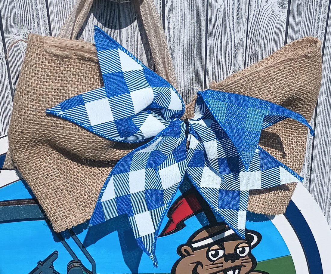 Golf welcome sign with fun gopher character, perfect golf gift idea for enthusiasts.