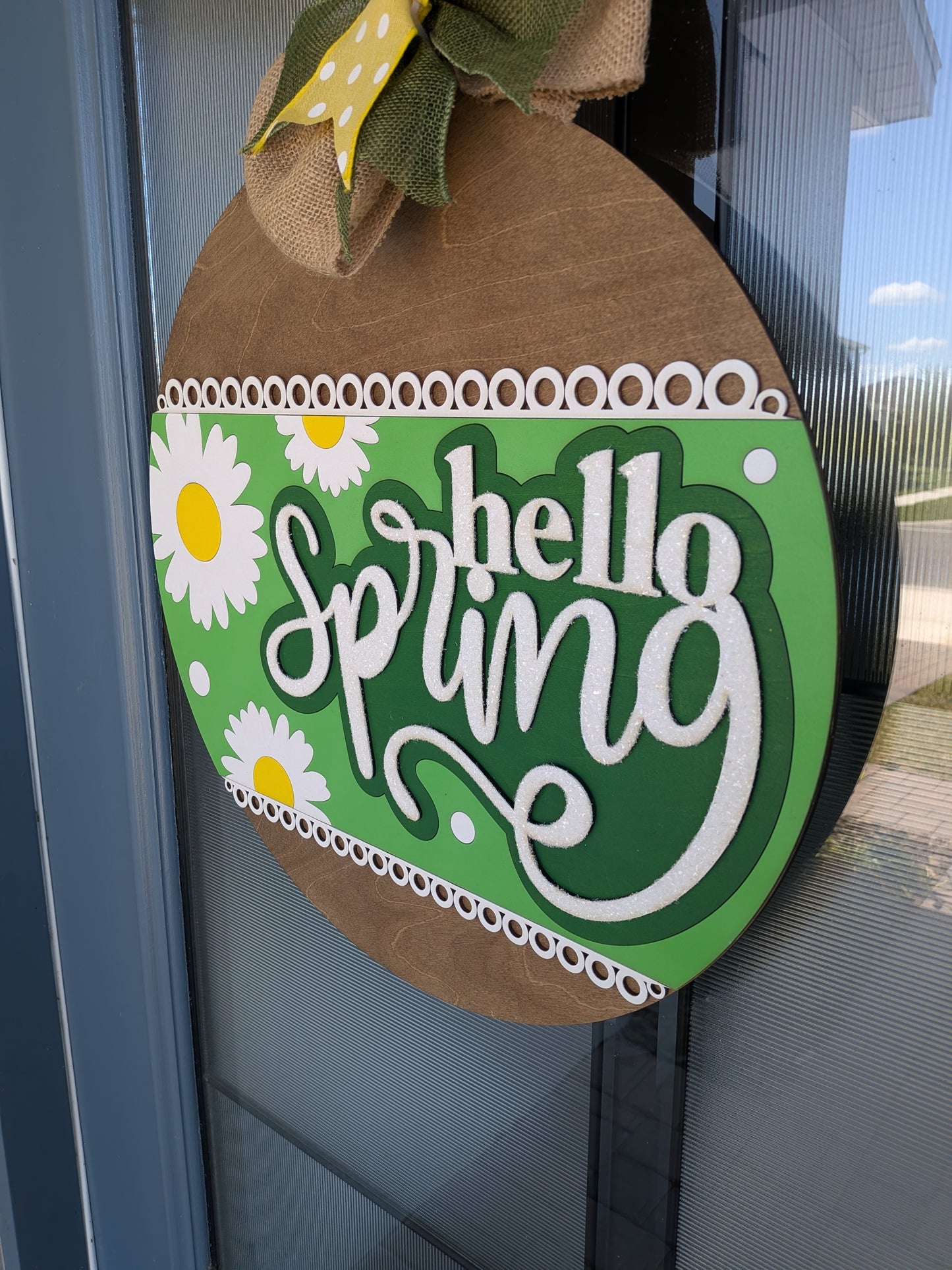 Hello Spring Door Hanger – Daisy Front Door Decor